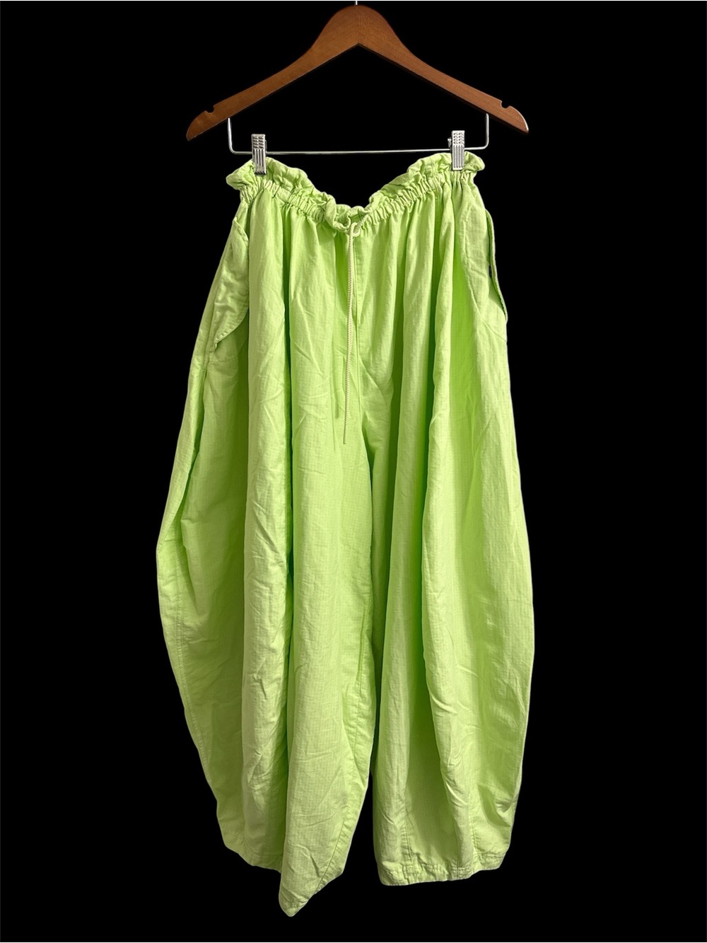 🔥SOLD🔥FREE PEOPLE MOVEMENT ON THE PULSE BALLOON PANTS Size M NWT in Lime - Picture 5 of 7